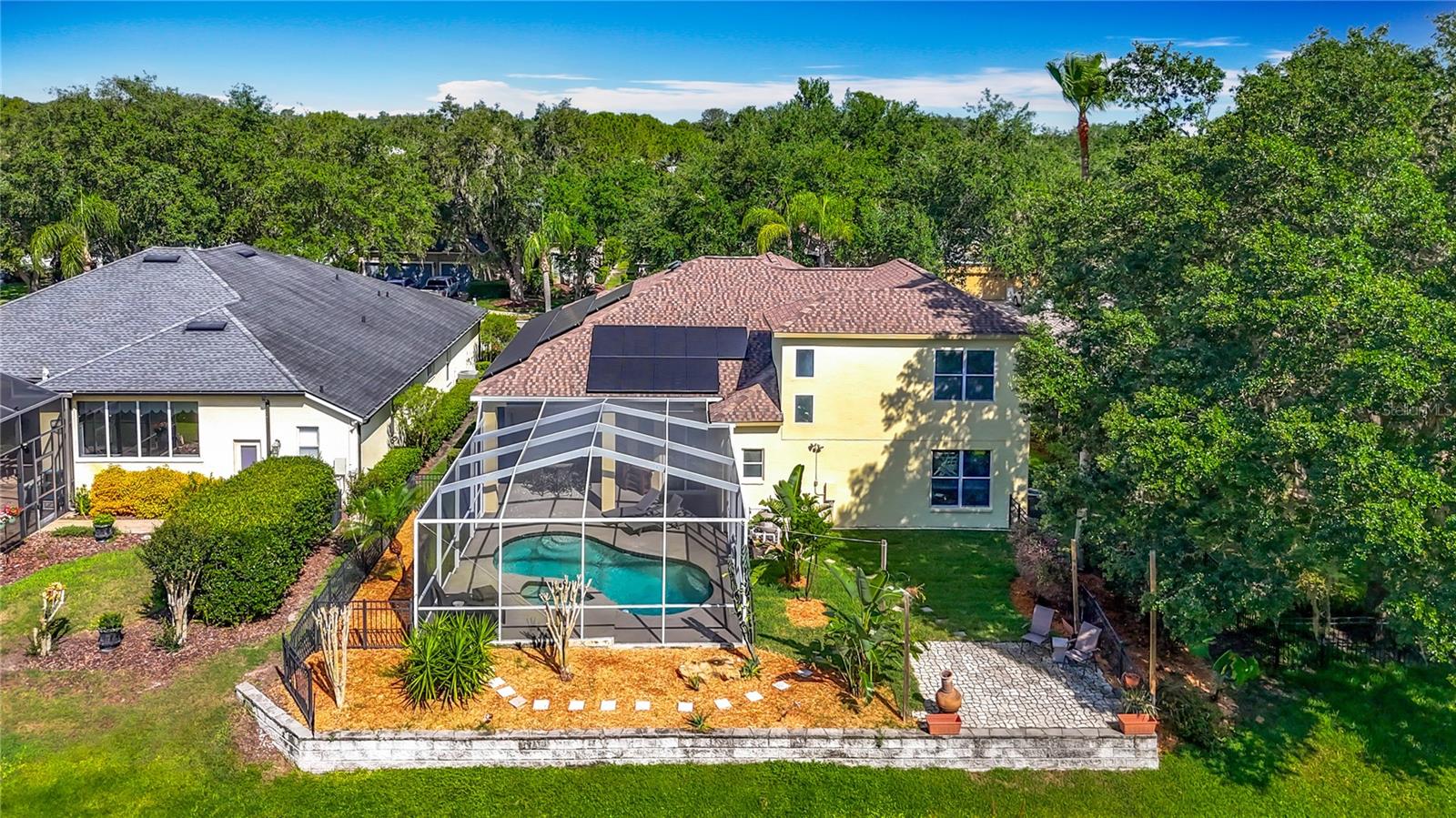 RIVER HILLS COUNTRY CLUB PARCE - Residential