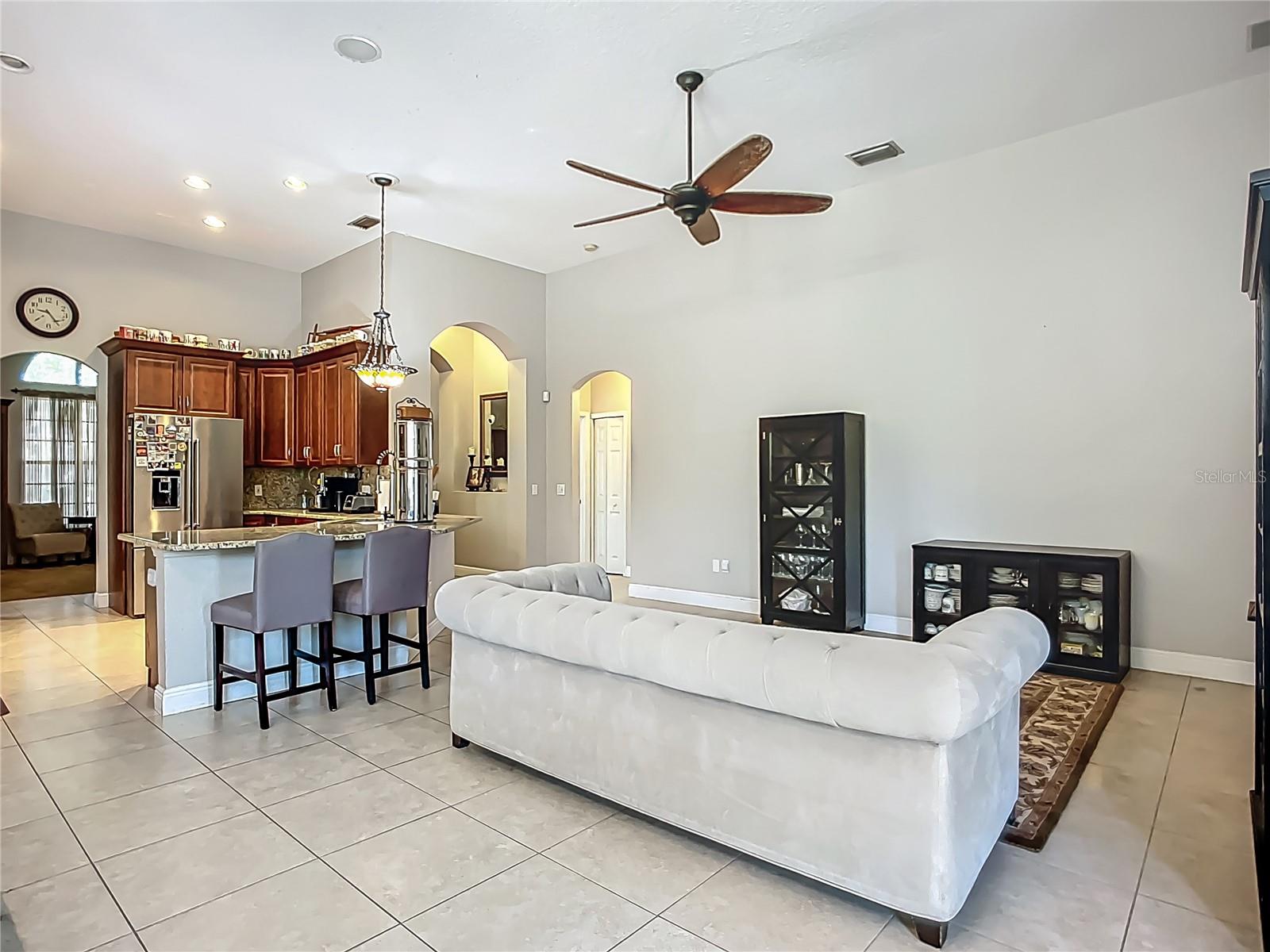RIVER HILLS COUNTRY CLUB PARCE - Residential
