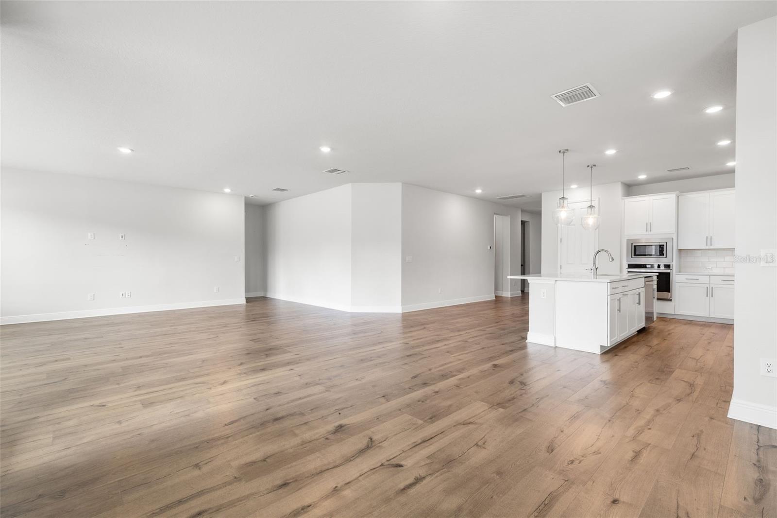 CHAPEL CROSSINGS - Residential