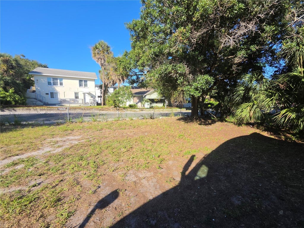 Photo of 820 Paris Avenue S, St Petersburg, FL 33701 (MLS # TB8561176)
