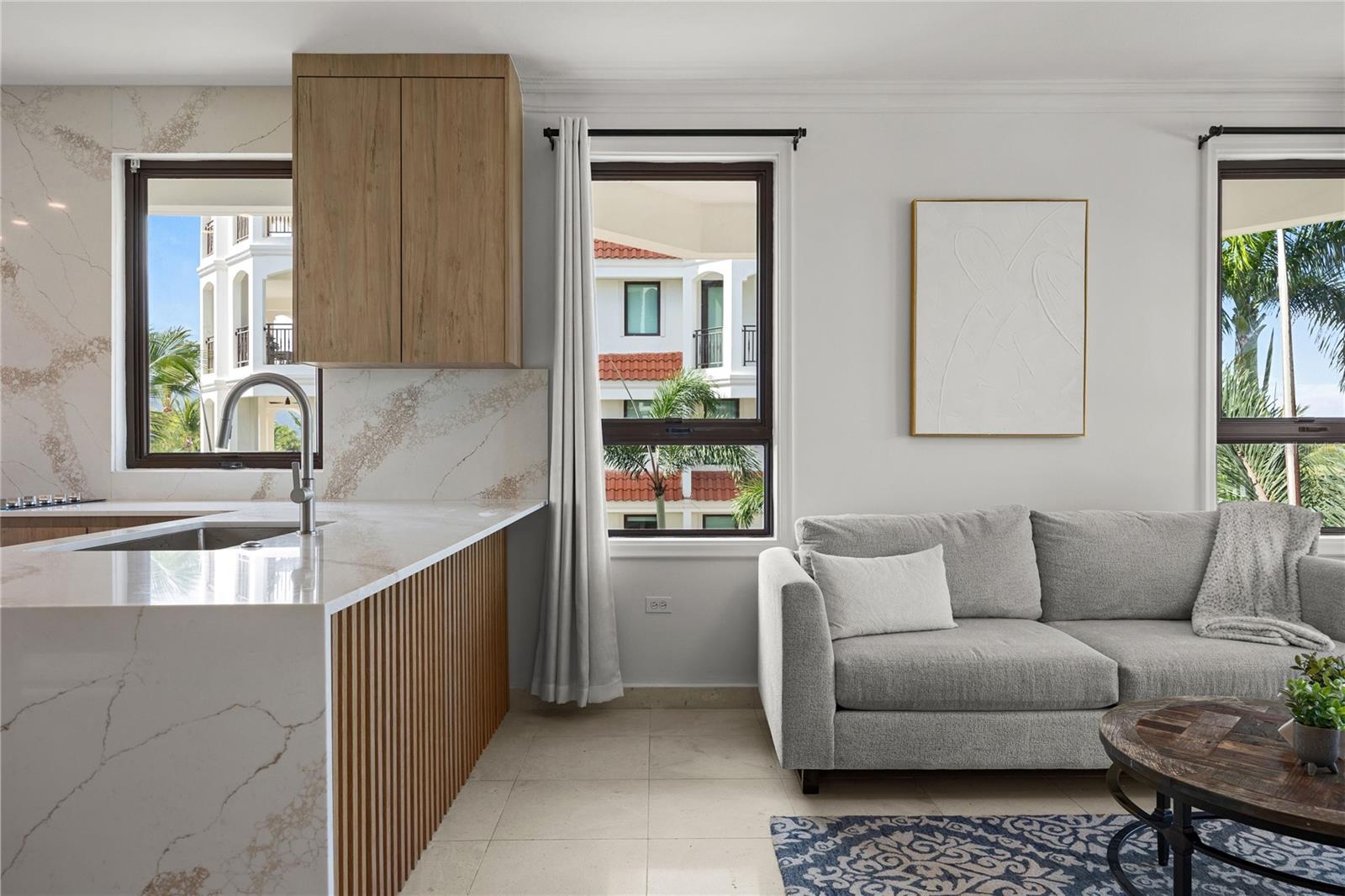 COUNTRY CLUB RESIDENCES - Residential