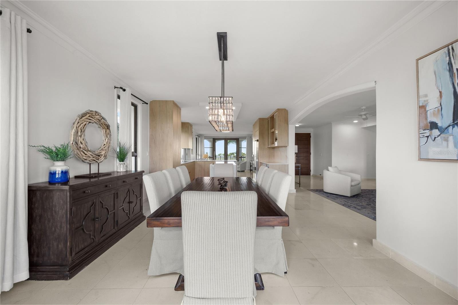 COUNTRY CLUB RESIDENCES - Residential