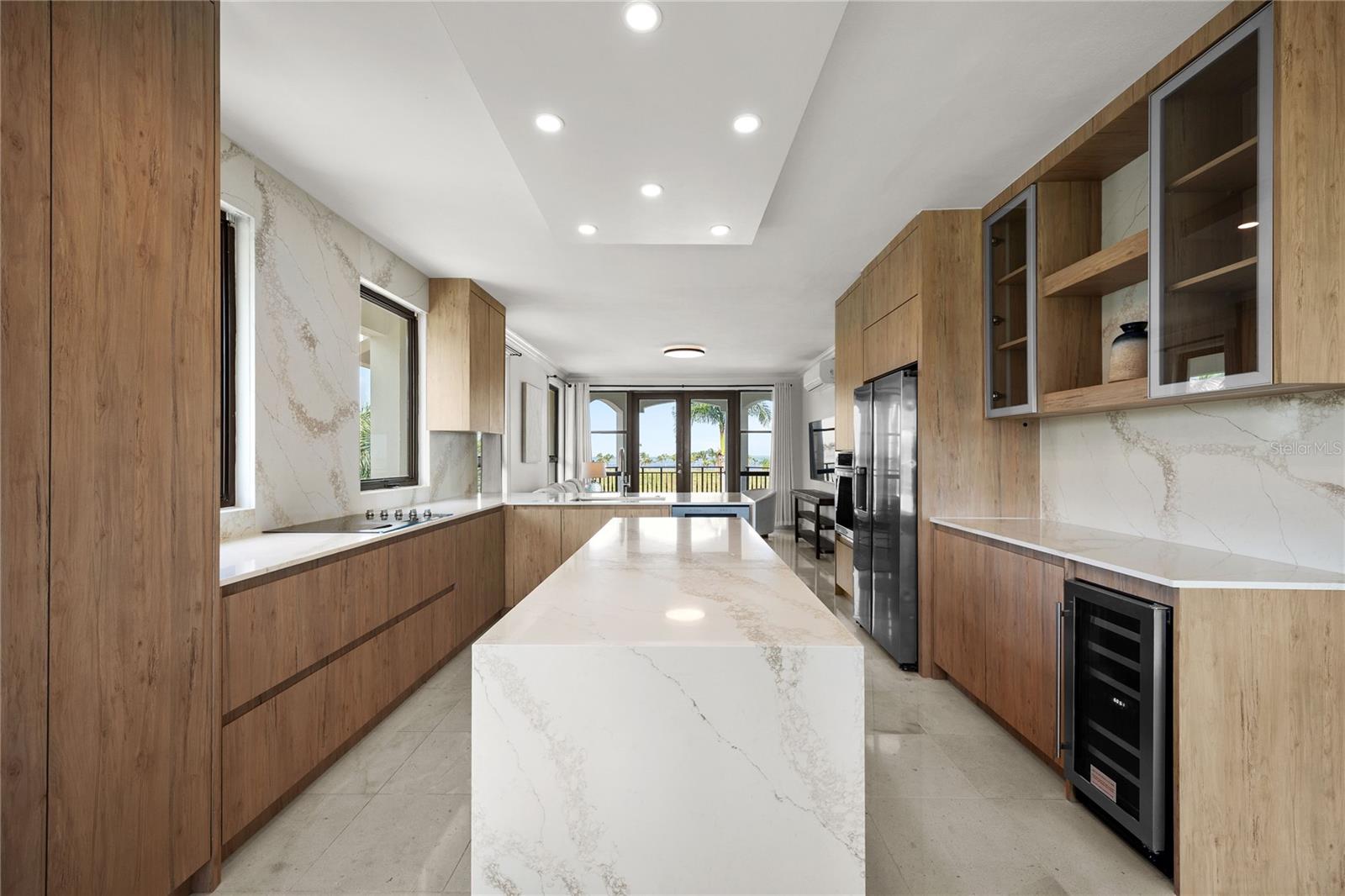 COUNTRY CLUB RESIDENCES - Residential