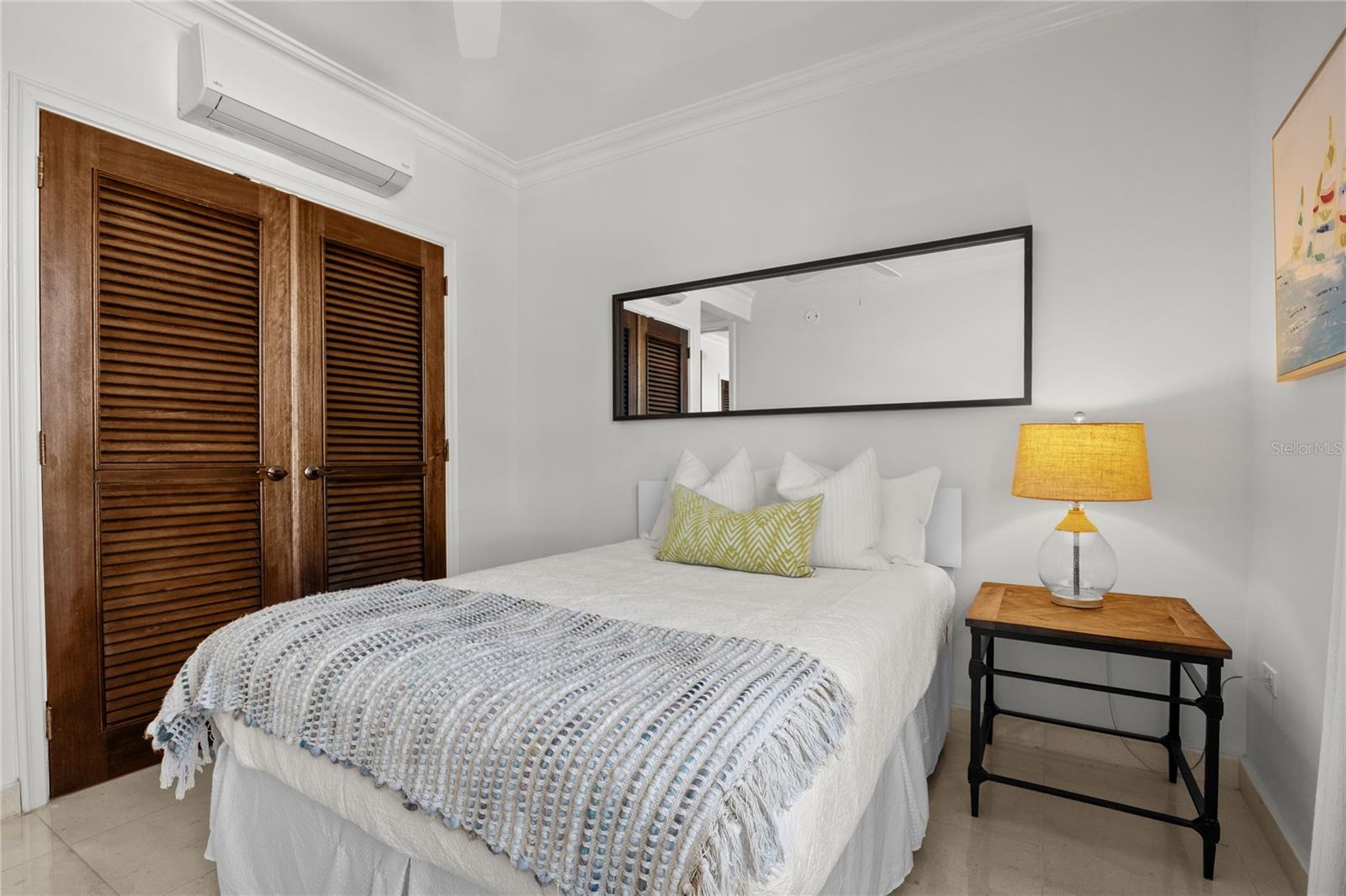 COUNTRY CLUB RESIDENCES - Residential