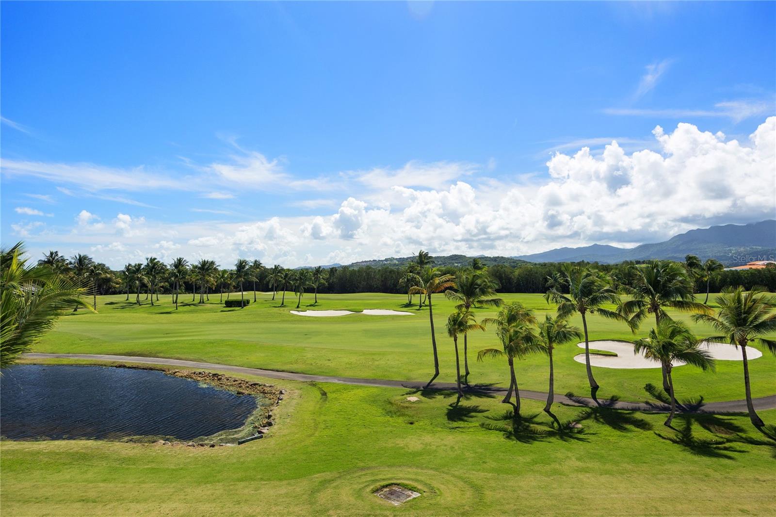 COUNTRY CLUB RESIDENCES - Residential