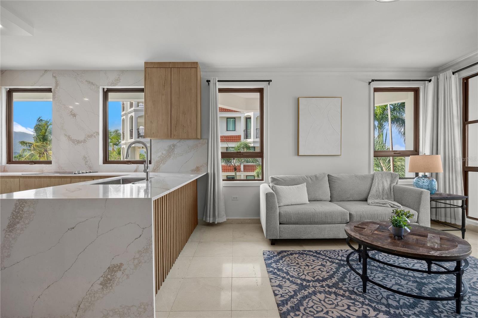 COUNTRY CLUB RESIDENCES - Residential