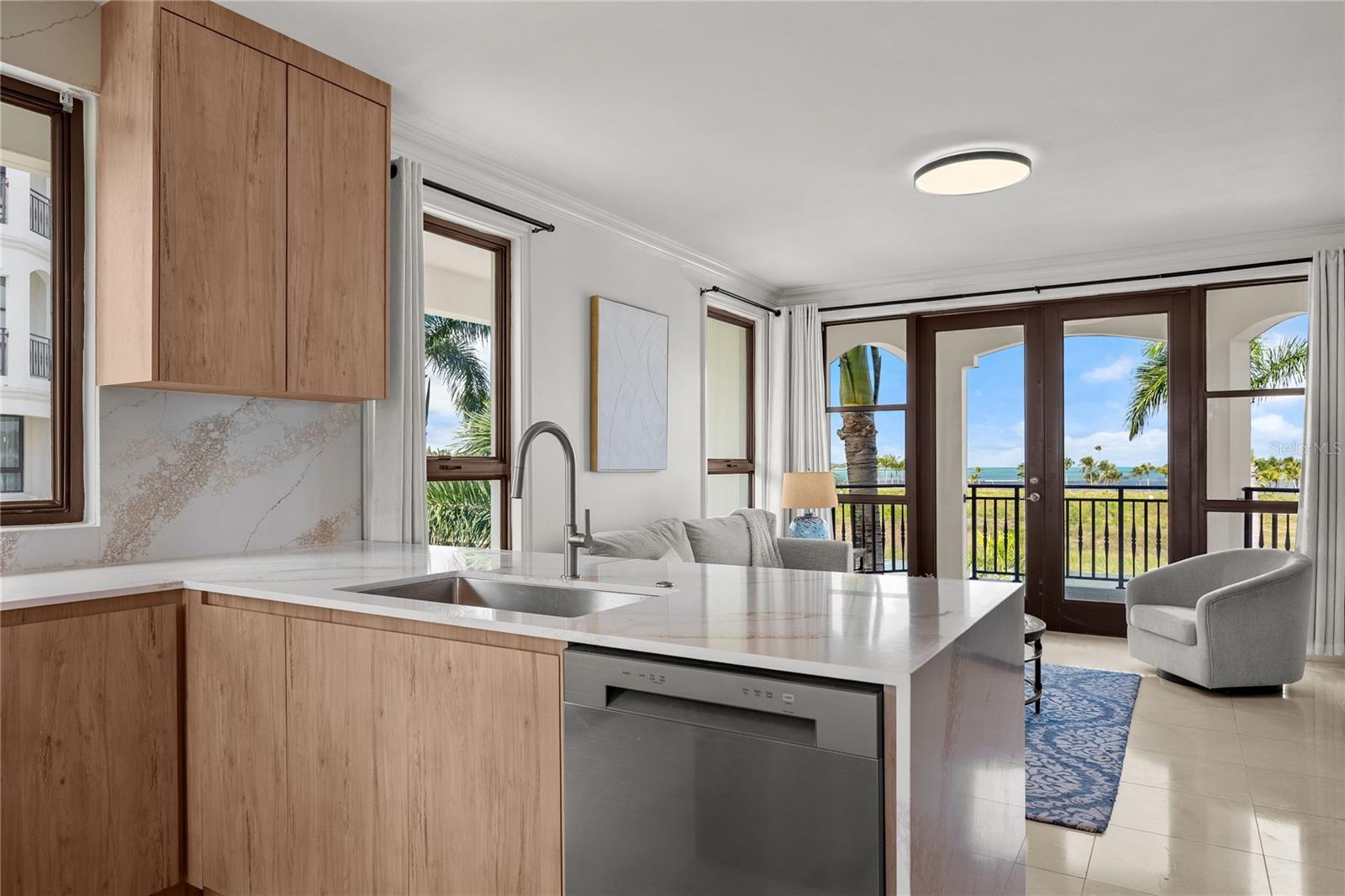 COUNTRY CLUB RESIDENCES - Residential