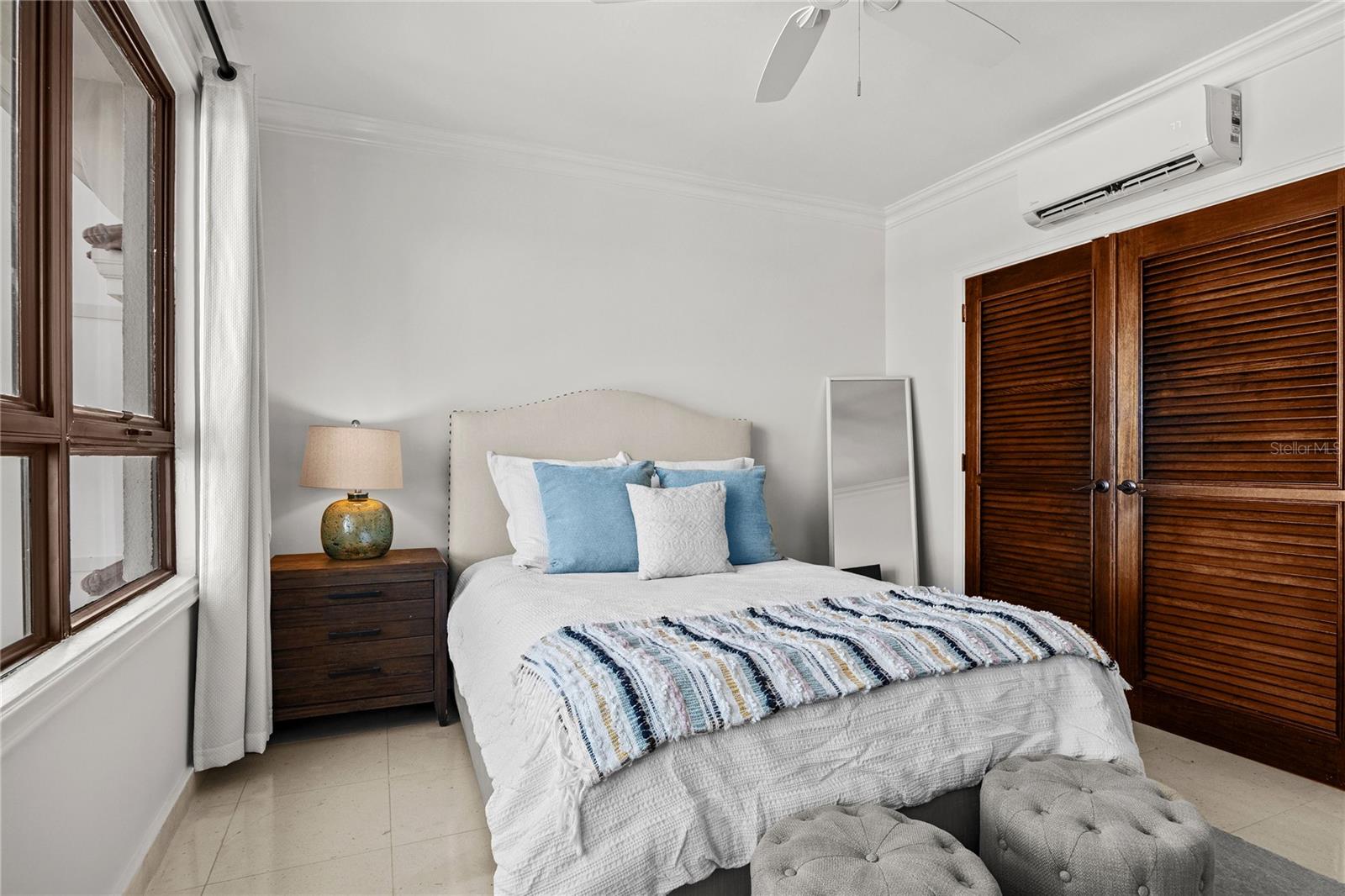 COUNTRY CLUB RESIDENCES - Residential