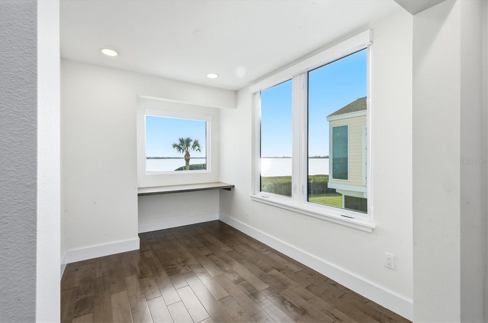 TIDY ISLAND PH II - Residential