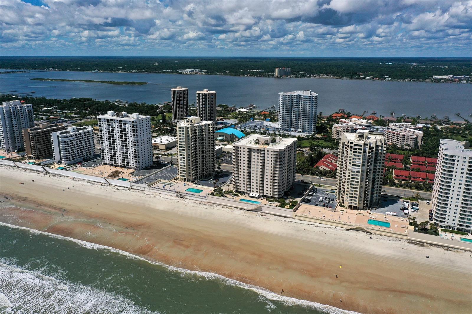 Oceans 06 Condo - Residential