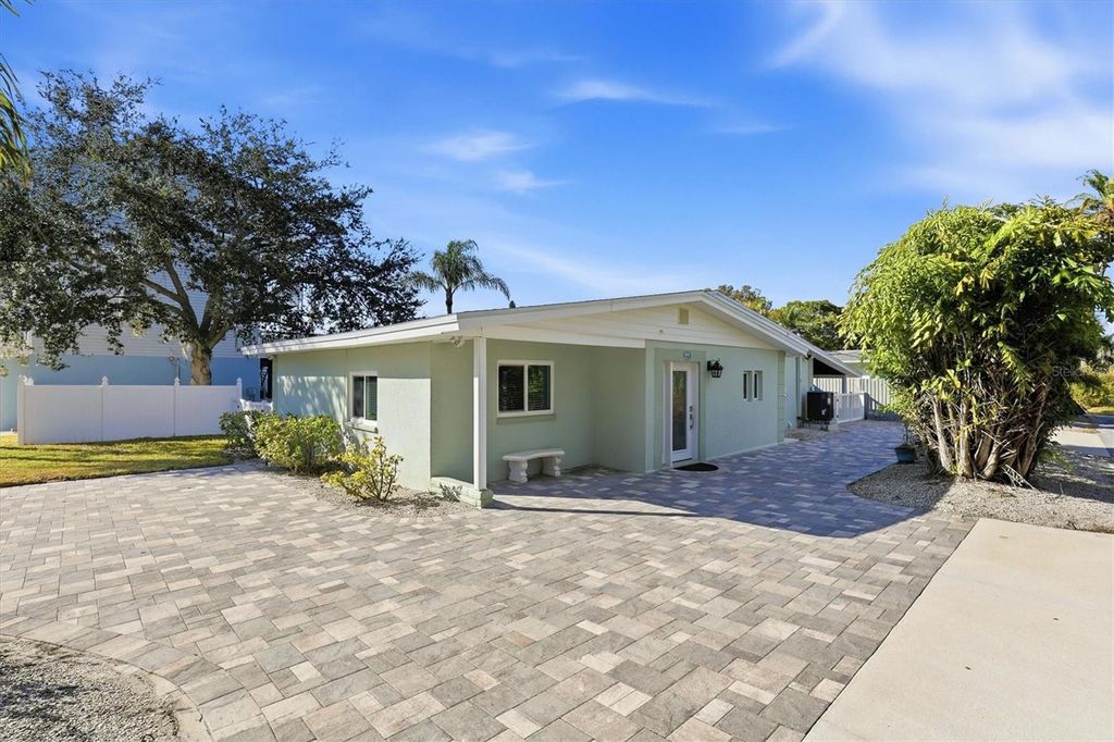 Photo of 302 Georgia Avenue, Crystal Beach, FL 34681 (MLS # TB8491909)