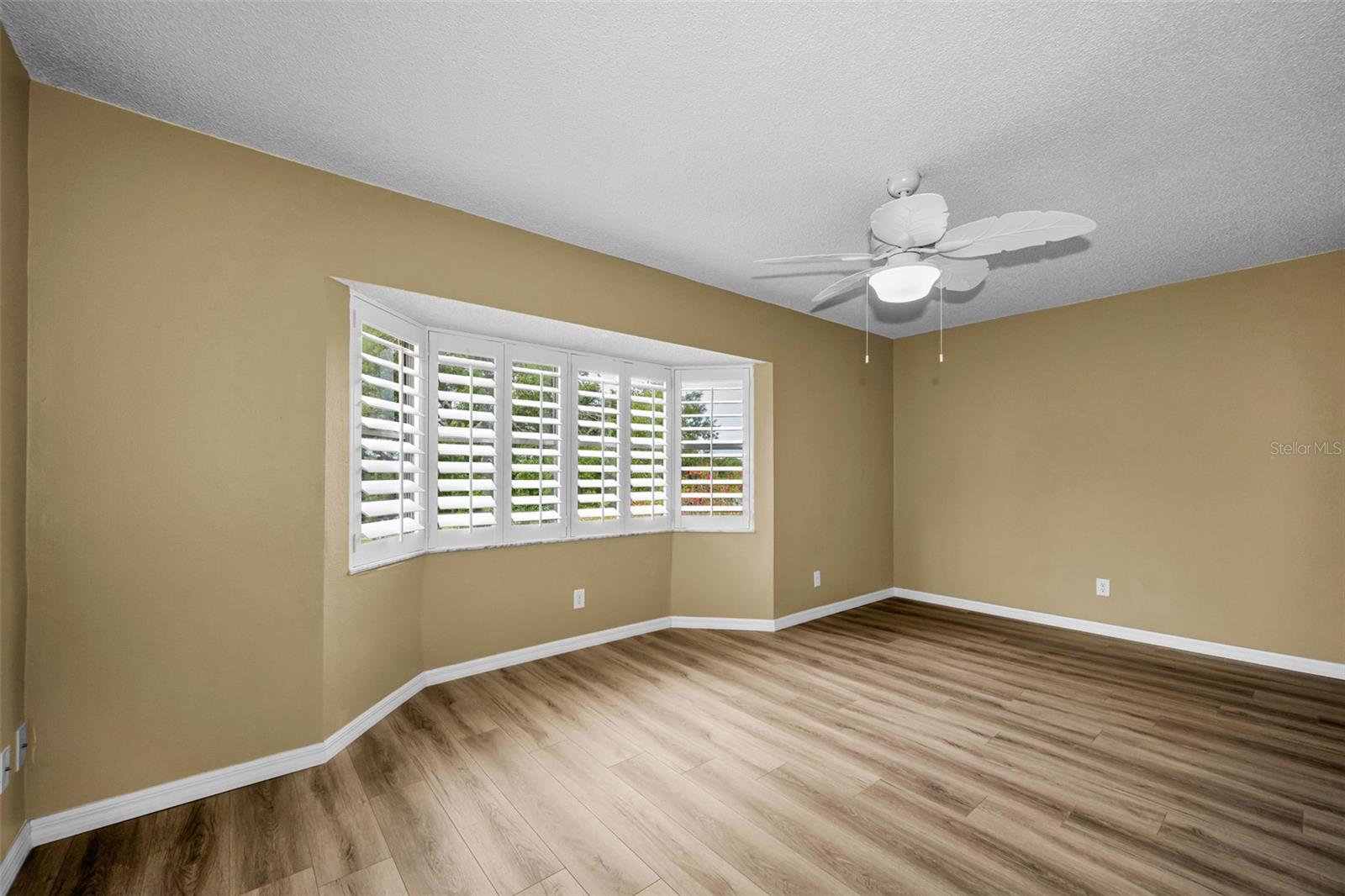 ON TOP OF THE WORLD - Residential