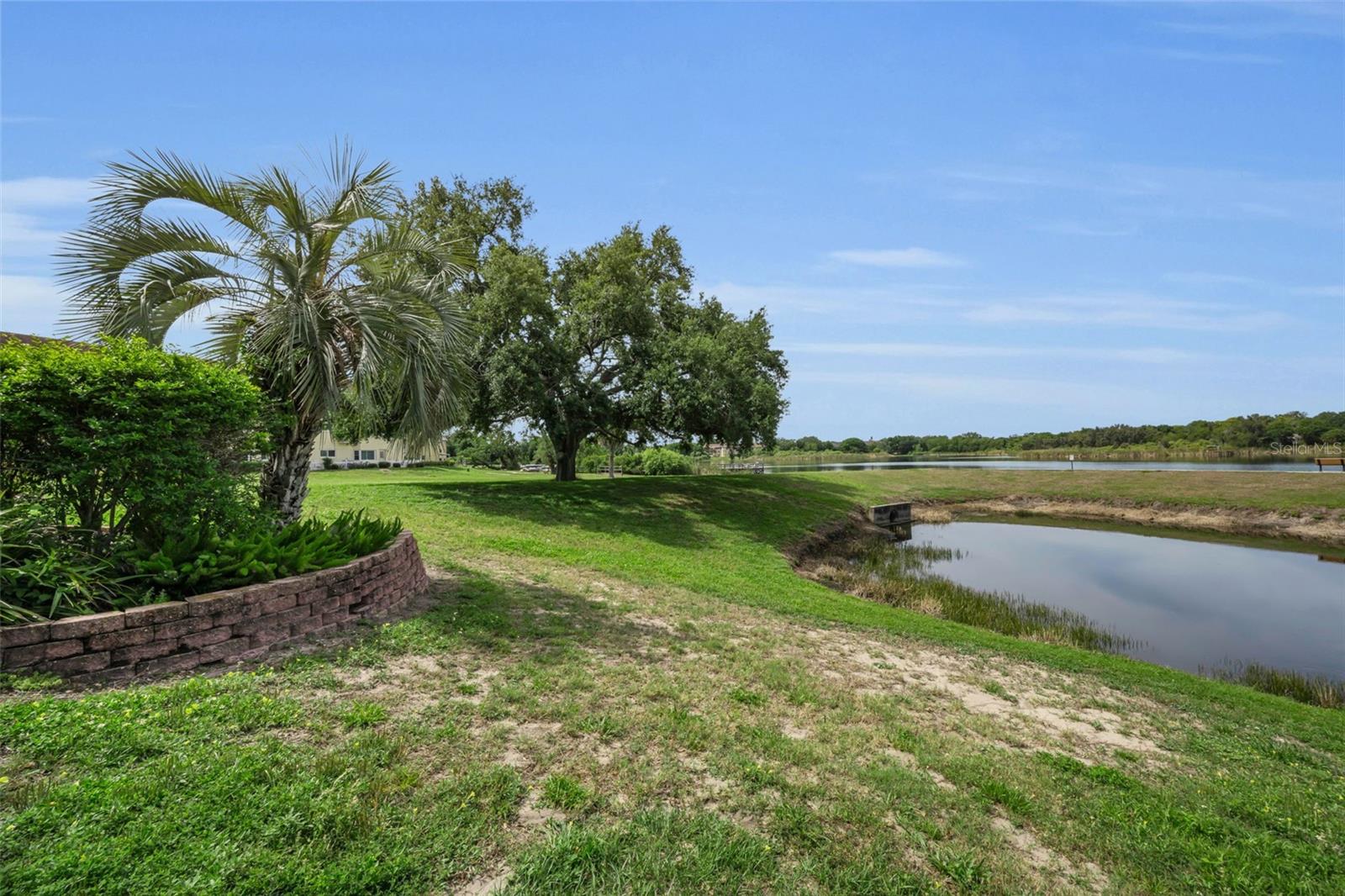 ON TOP OF THE WORLD - Residential