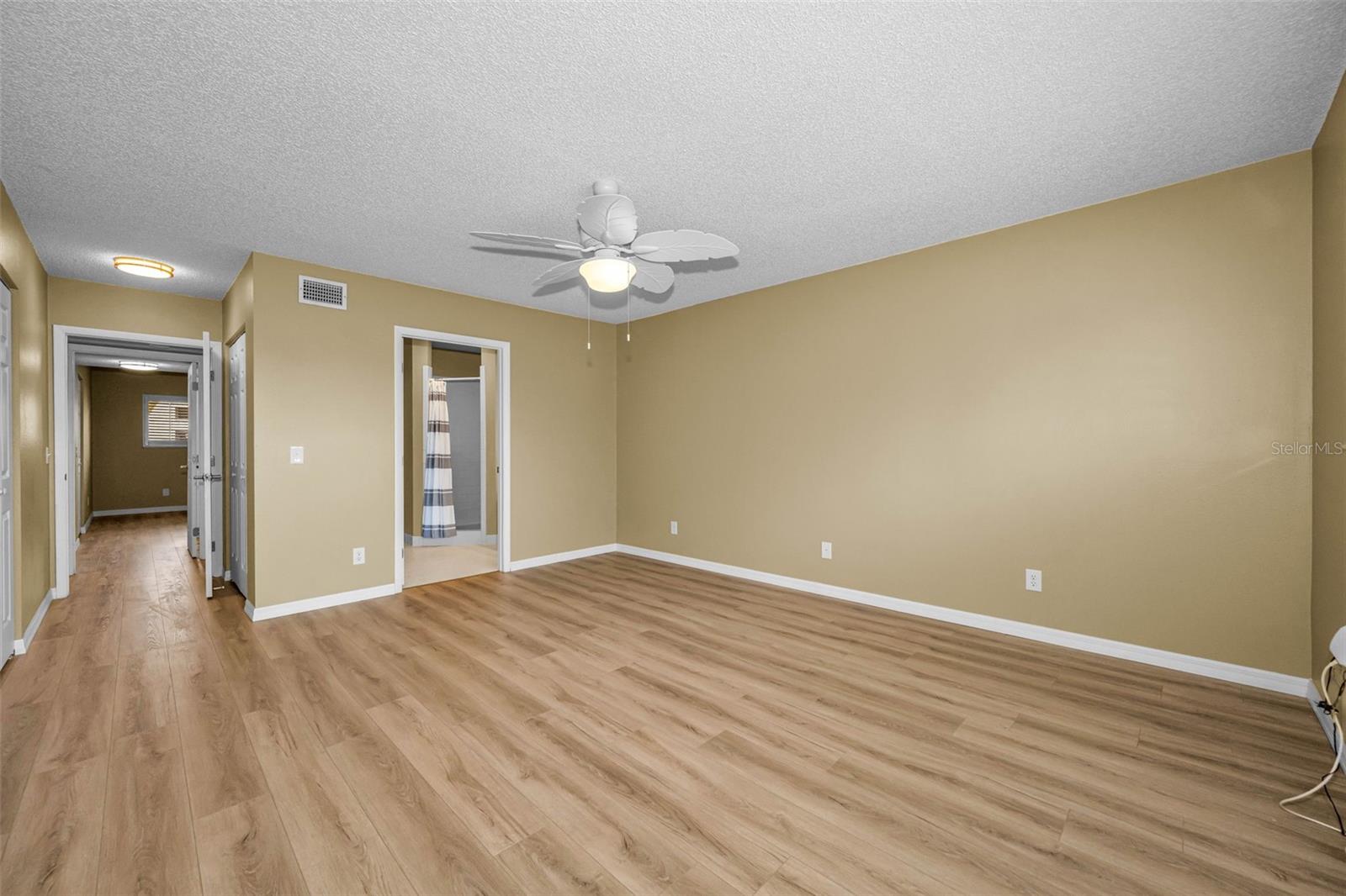 ON TOP OF THE WORLD - Residential