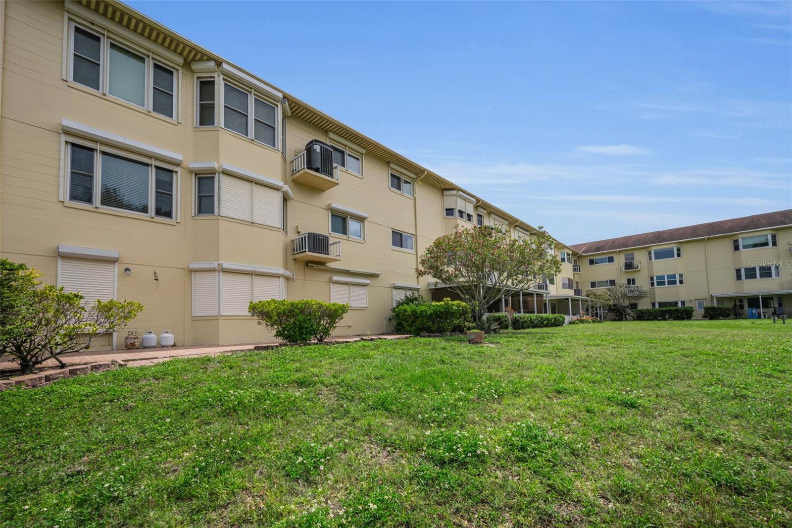 ON TOP OF THE WORLD - Residential