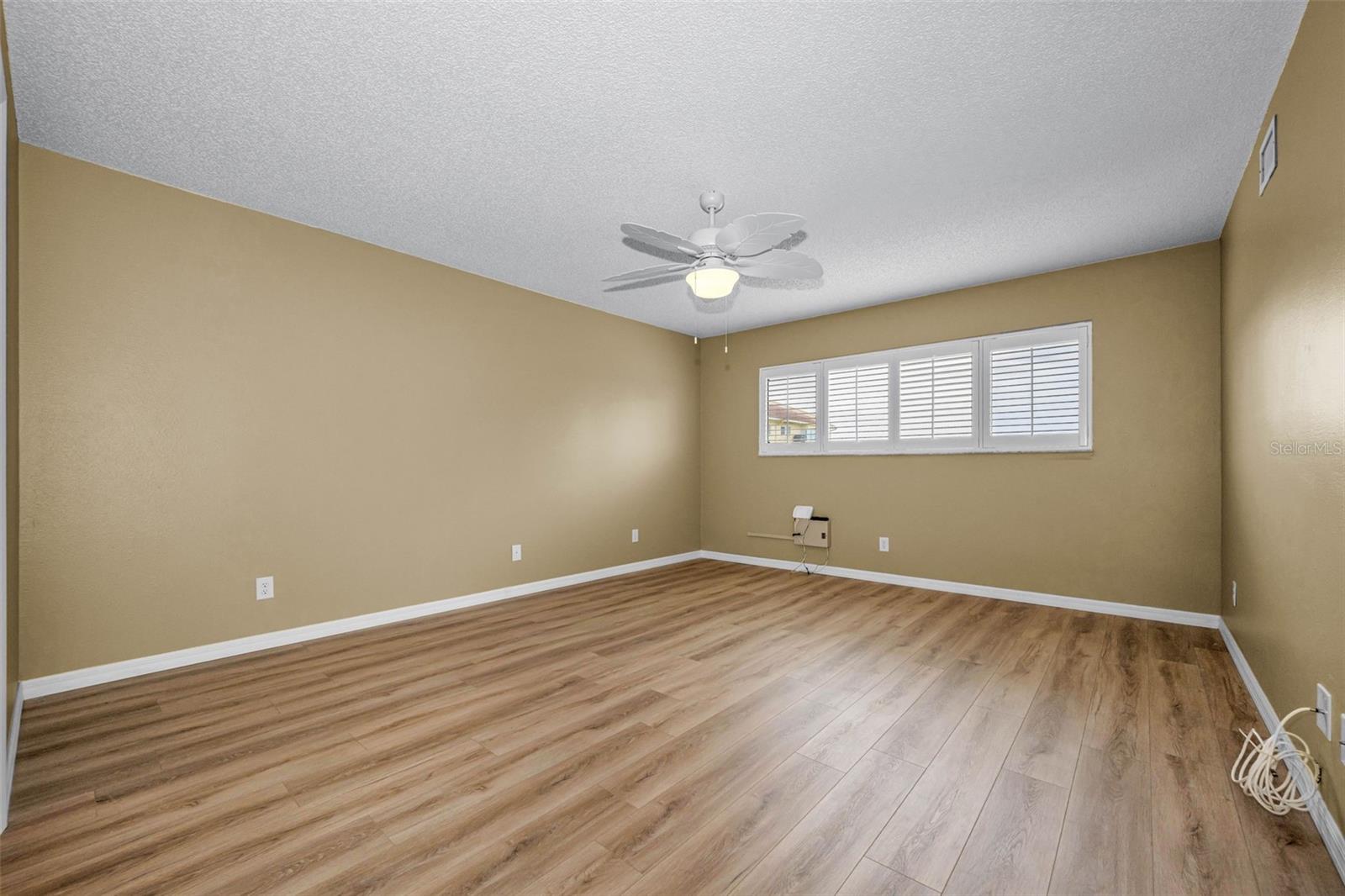 ON TOP OF THE WORLD - Residential