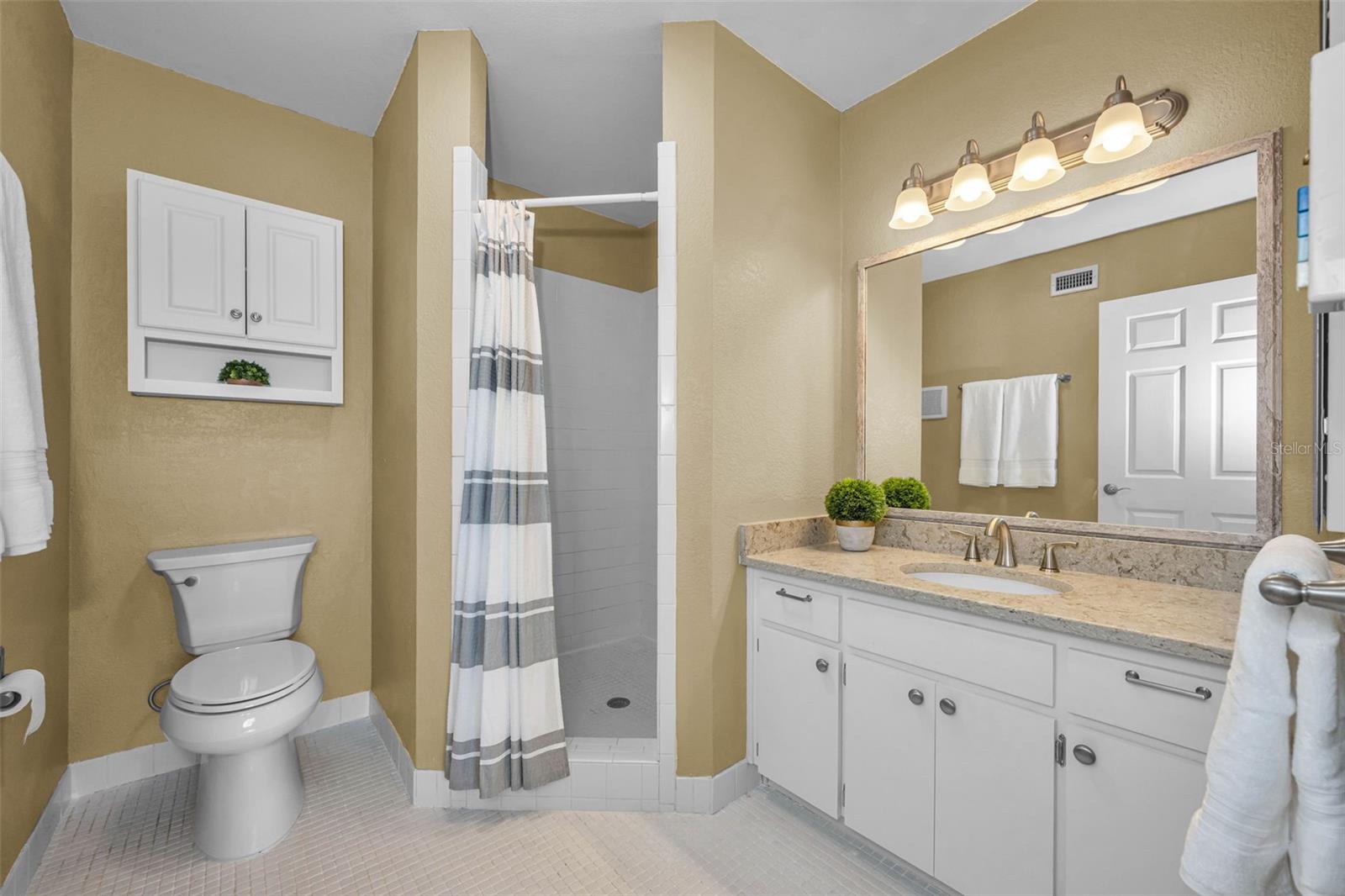 ON TOP OF THE WORLD - Residential