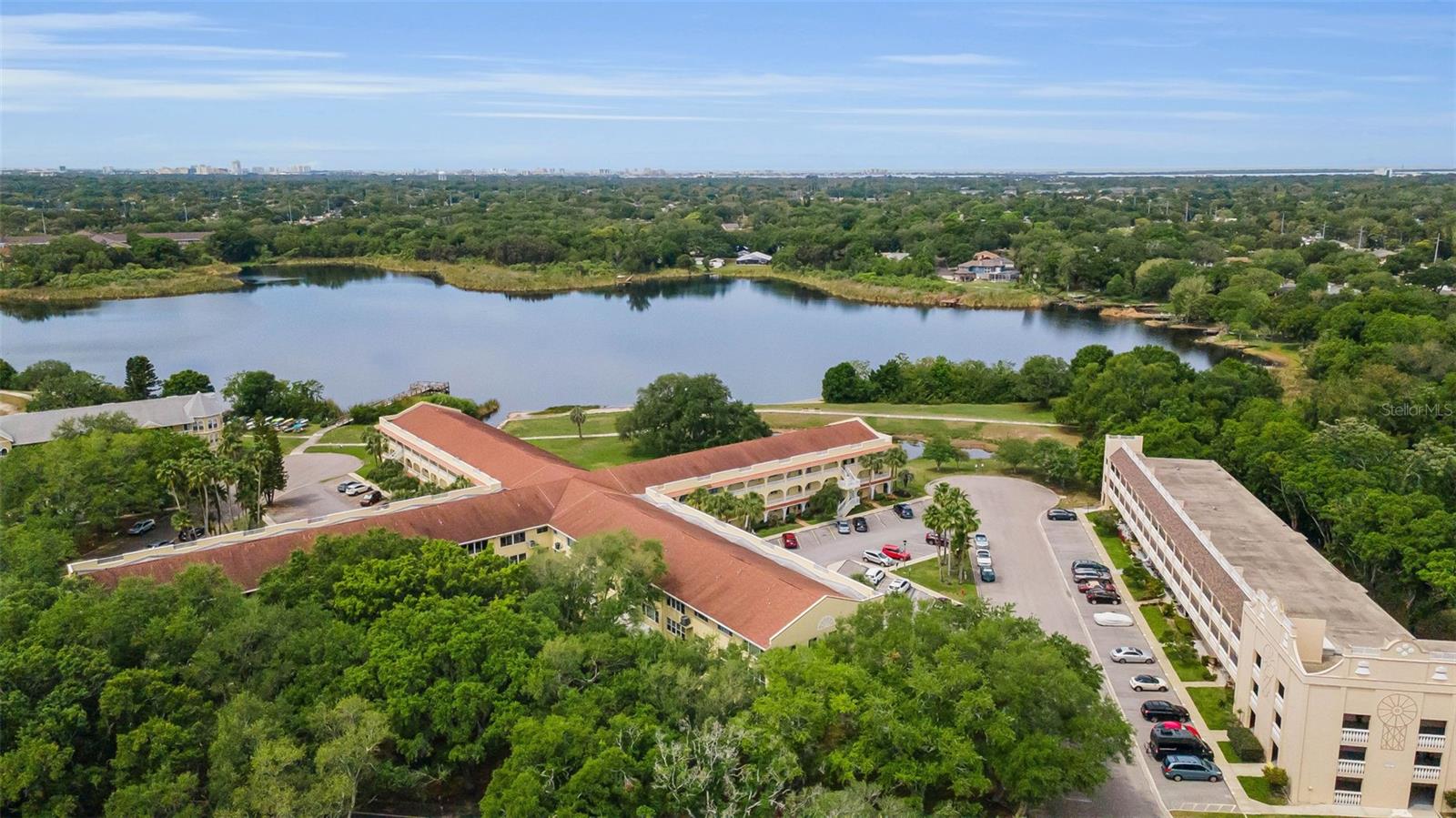 ON TOP OF THE WORLD - Residential