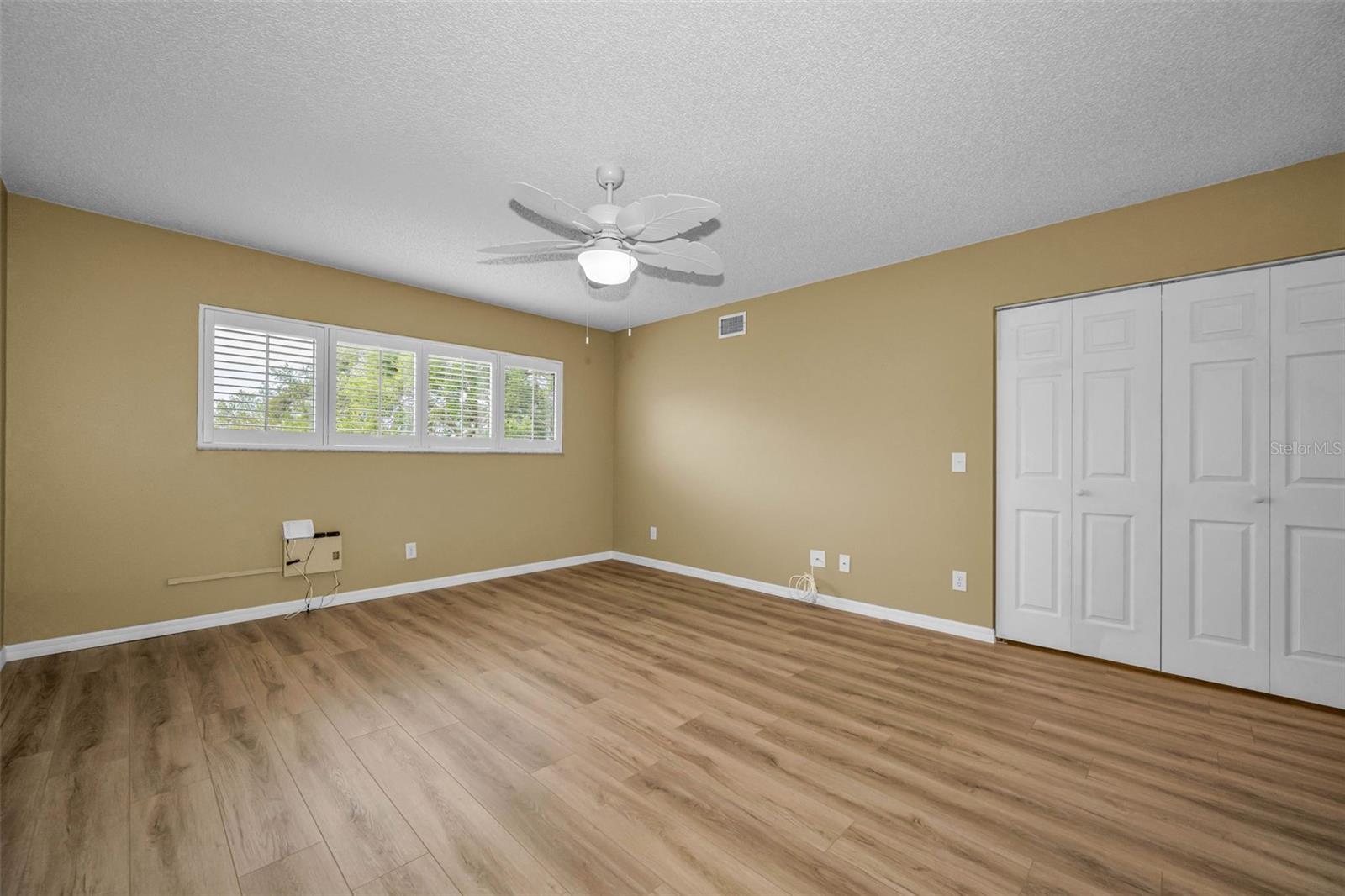 ON TOP OF THE WORLD - Residential