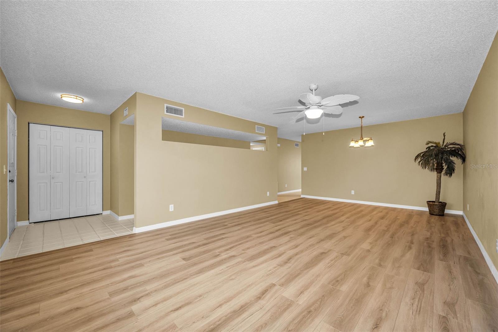 ON TOP OF THE WORLD - Residential