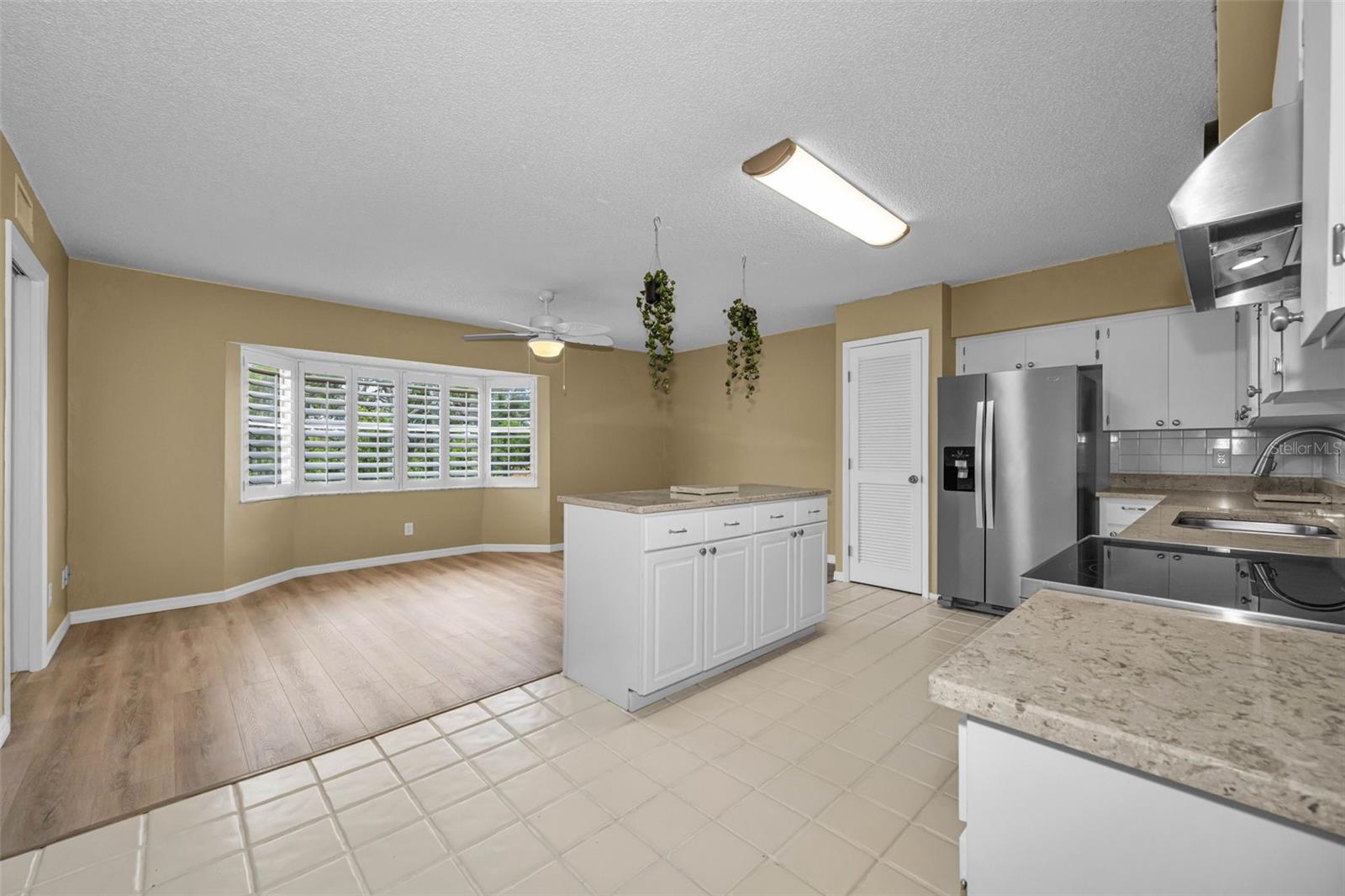 ON TOP OF THE WORLD - Residential