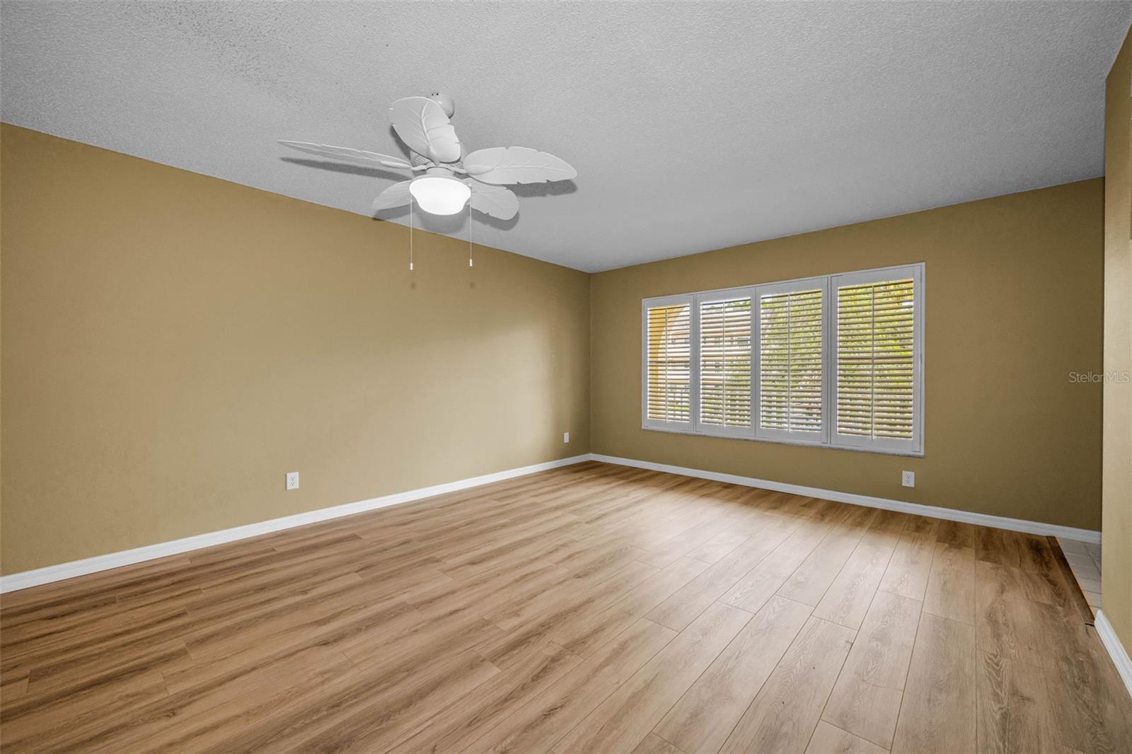 ON TOP OF THE WORLD - Residential