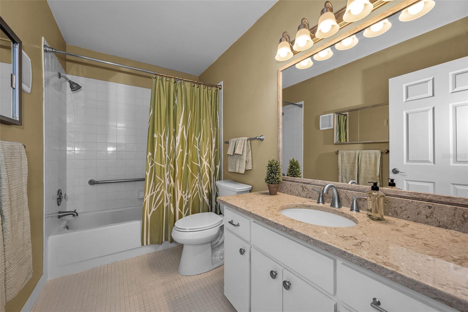 ON TOP OF THE WORLD - Residential