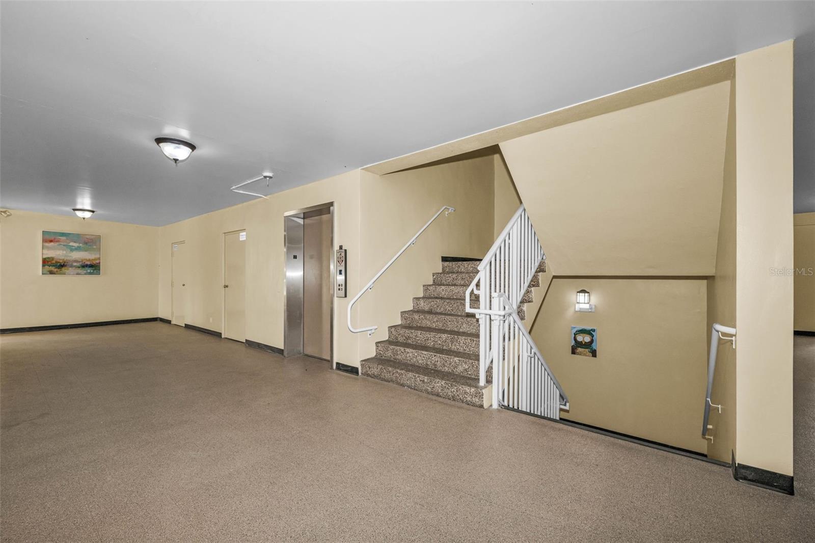 ON TOP OF THE WORLD - Residential