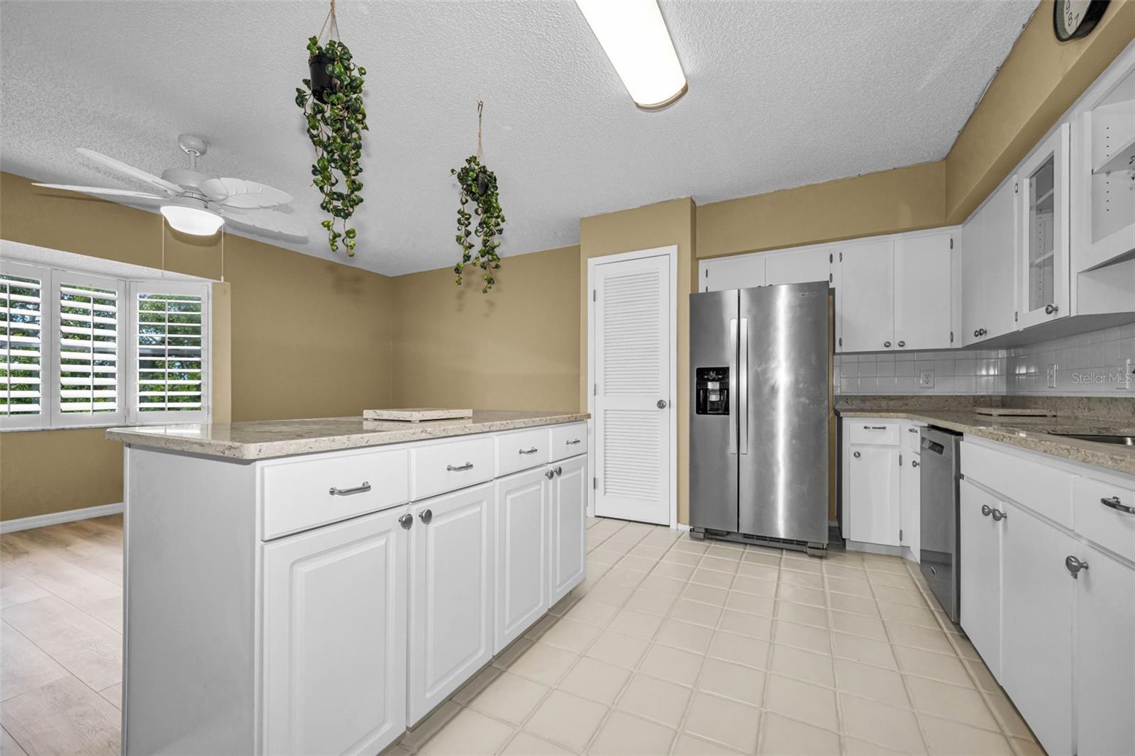 ON TOP OF THE WORLD - Residential