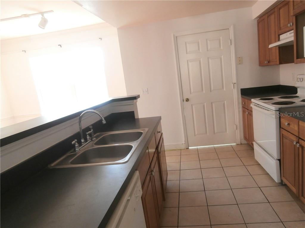 HAMPTONS/METROWEST - Residential Lease