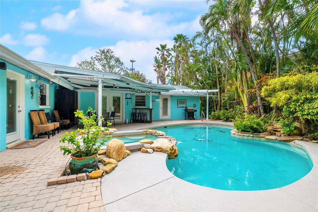 Photo of 314 61 St, Holmes Beach, FL 34217 (MLS # A4636933)