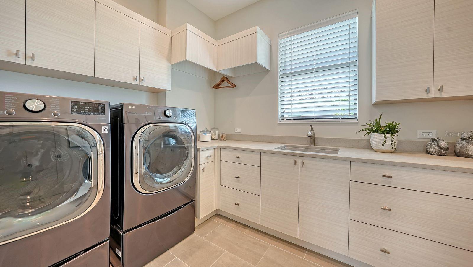 LAKEHOUSE COVE/WATERSIDE PH 3 - Residential