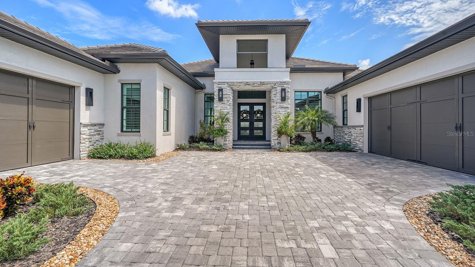 LAKEHOUSE COVE/WATERSIDE PH 3 - Residential