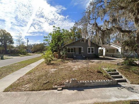 Photo of 1803 High Street, Leesburg, FL 34748 (MLS # O6350095)