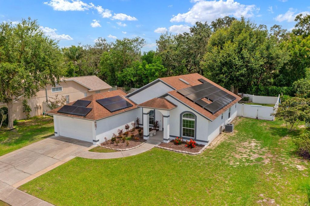 Photo of 9706 Glenpointe Drive, Riverview, FL 33569 (MLS # TB8408300)