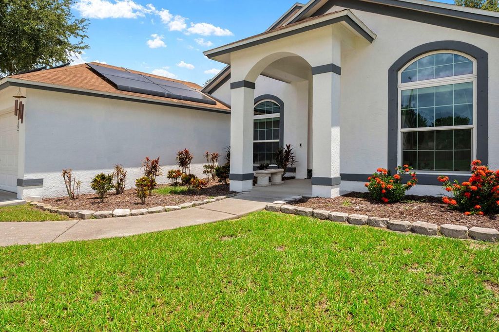 Photo of 9706 Glenpointe Drive, Riverview, FL 33569 (MLS # TB8408300)