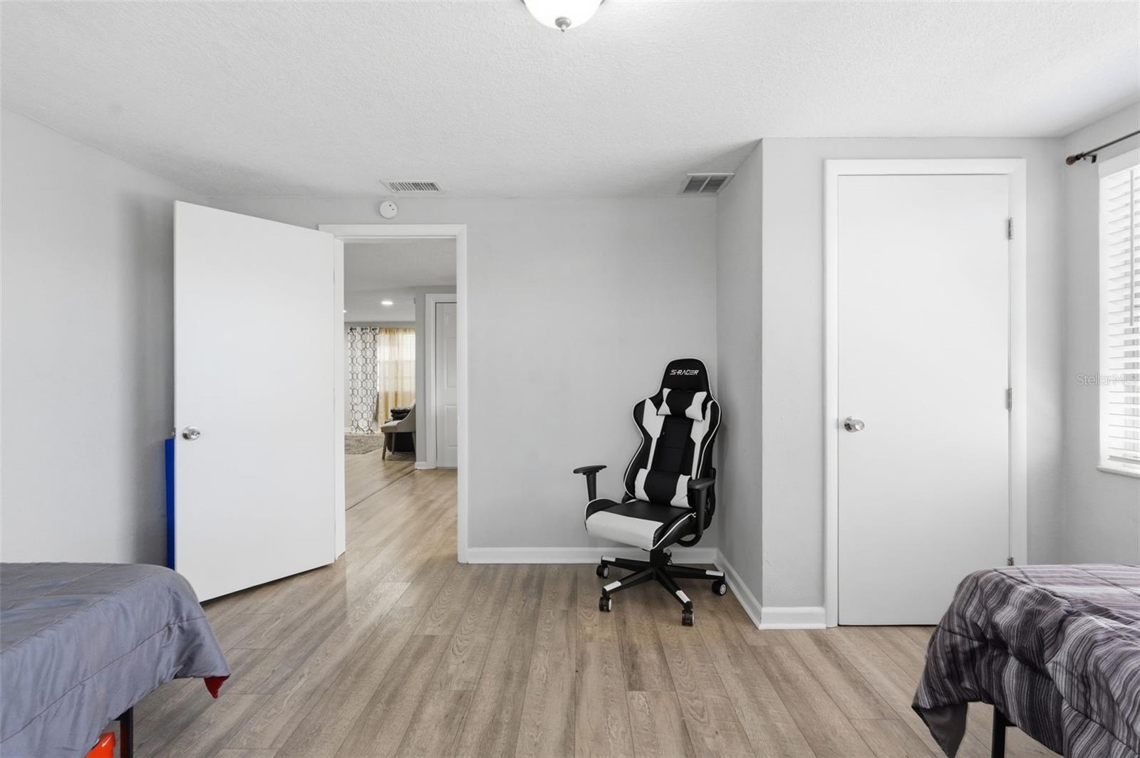 REGENCY PARK - Residential