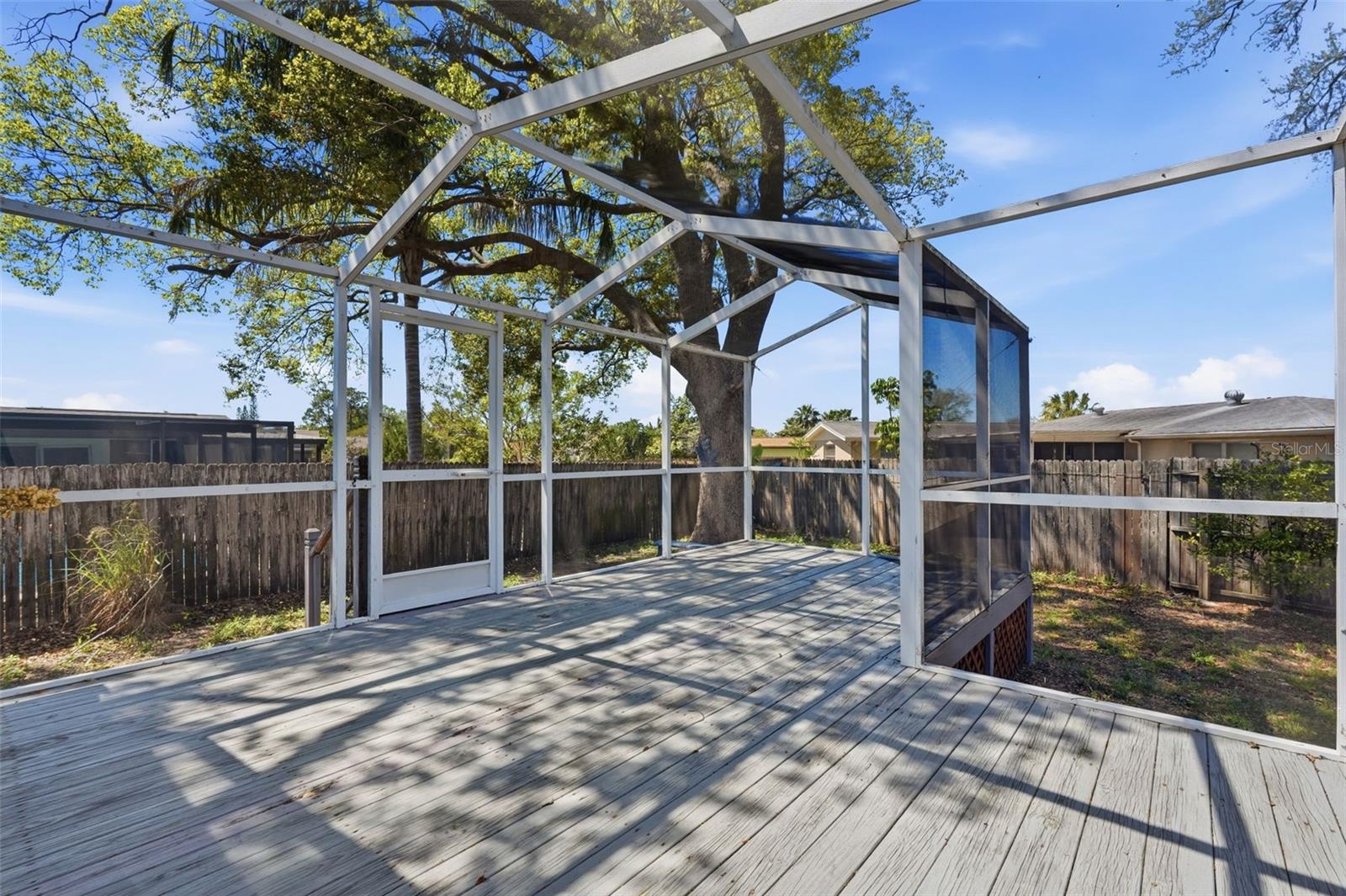 REGENCY PARK - Residential