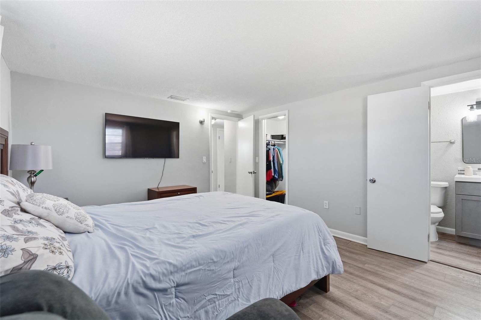 REGENCY PARK - Residential