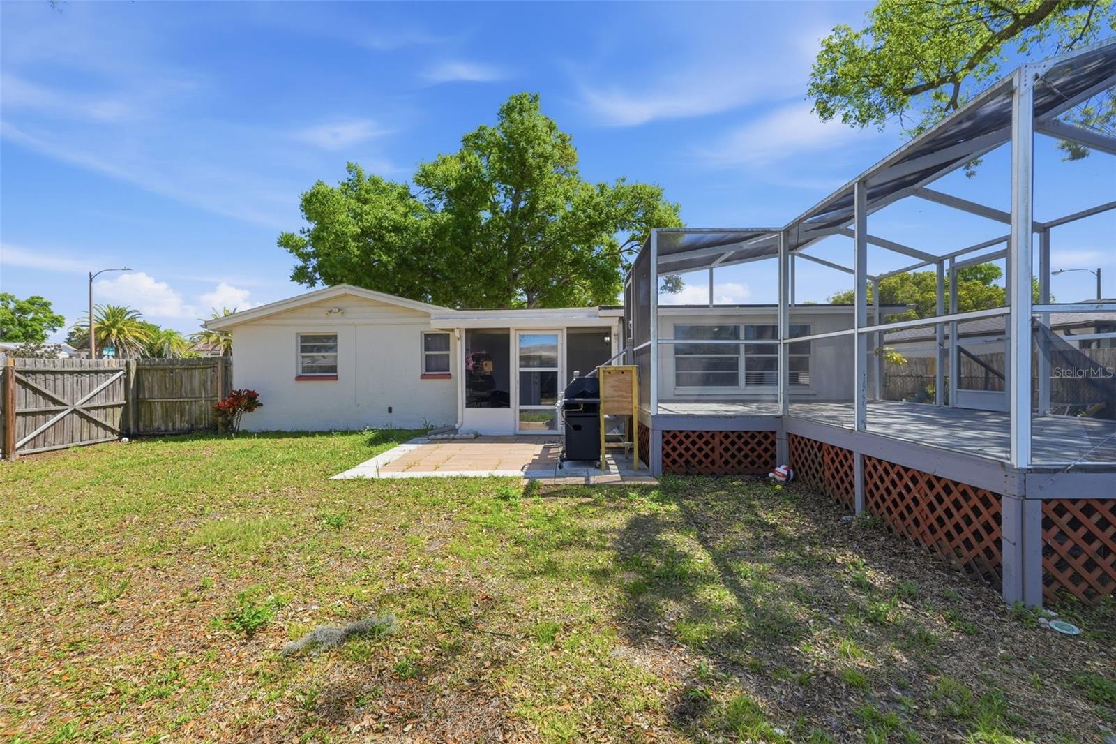 REGENCY PARK - Residential