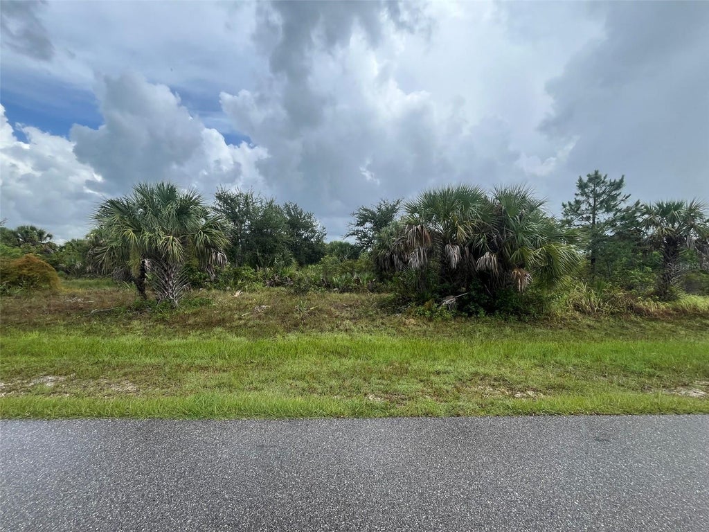 Photo of 15747 Viscount Circle, Port Charlotte, FL 33981 (MLS # D6148248)