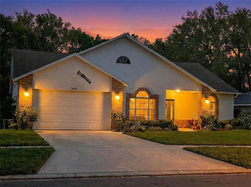Photo of 7406 Mint Julep Drive, Riverview, FL 33578 (MLS # O6333258)
