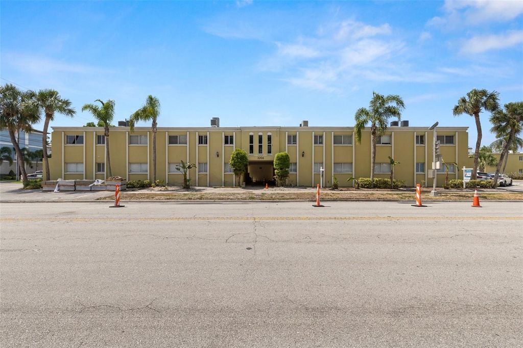 Photo of 3206 W Azeele Street #107, Tampa, FL 33609 (MLS # TB8421006)