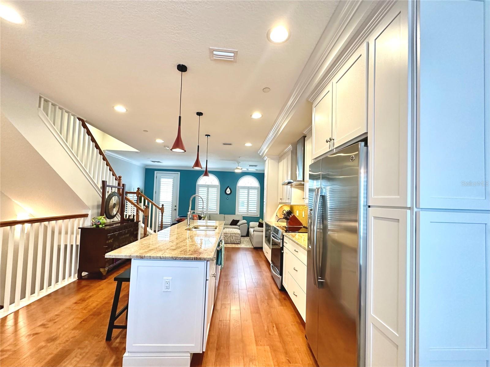 REGENT LANE - Residential