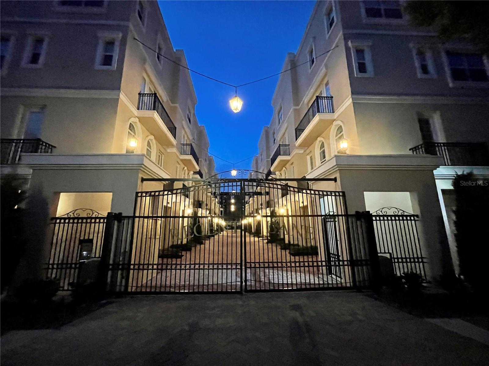 REGENT LANE - Residential