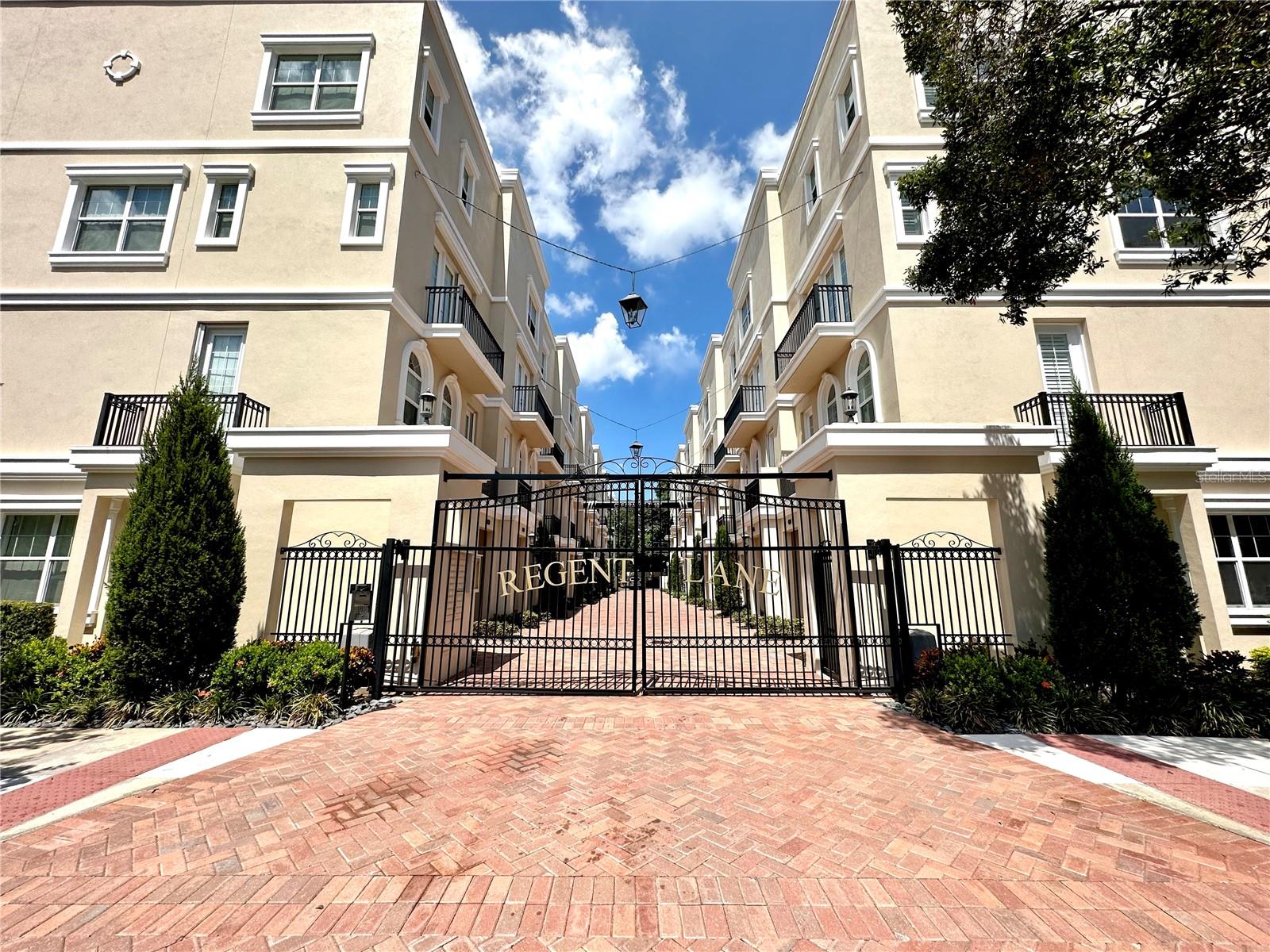 REGENT LANE - Residential