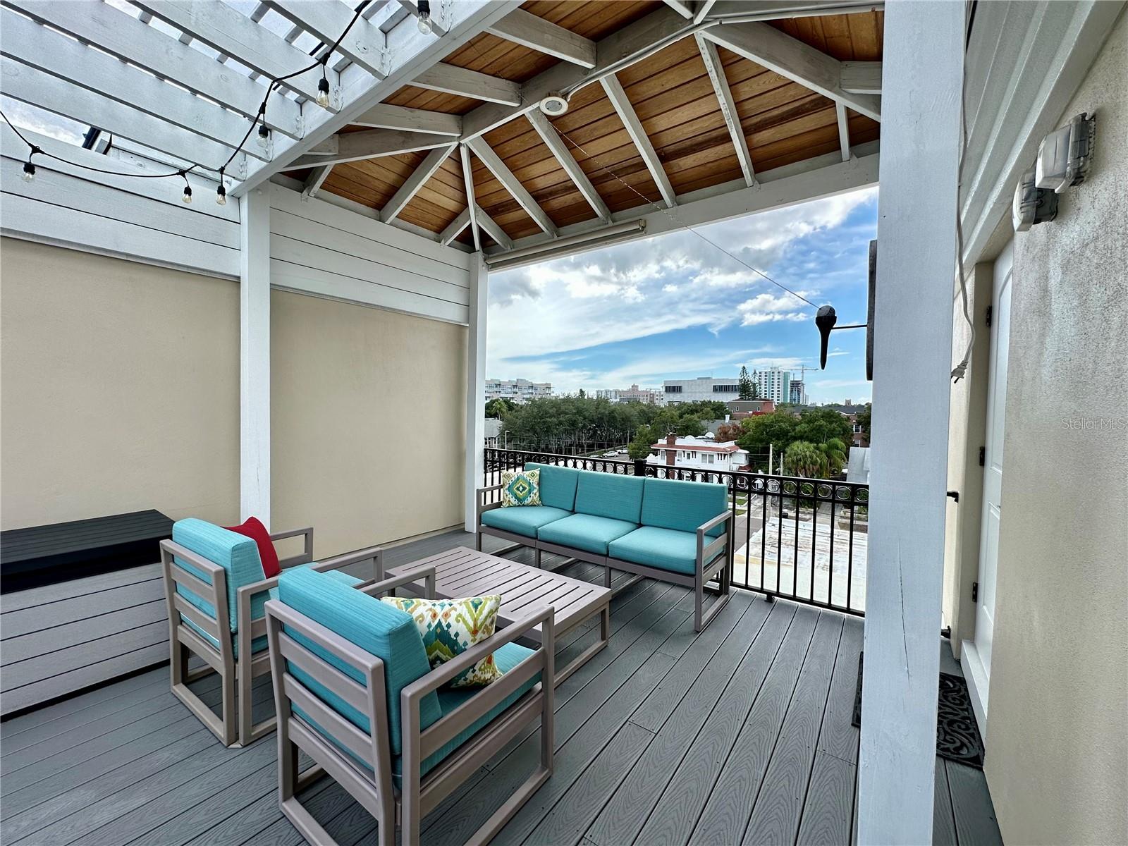 REGENT LANE - Residential