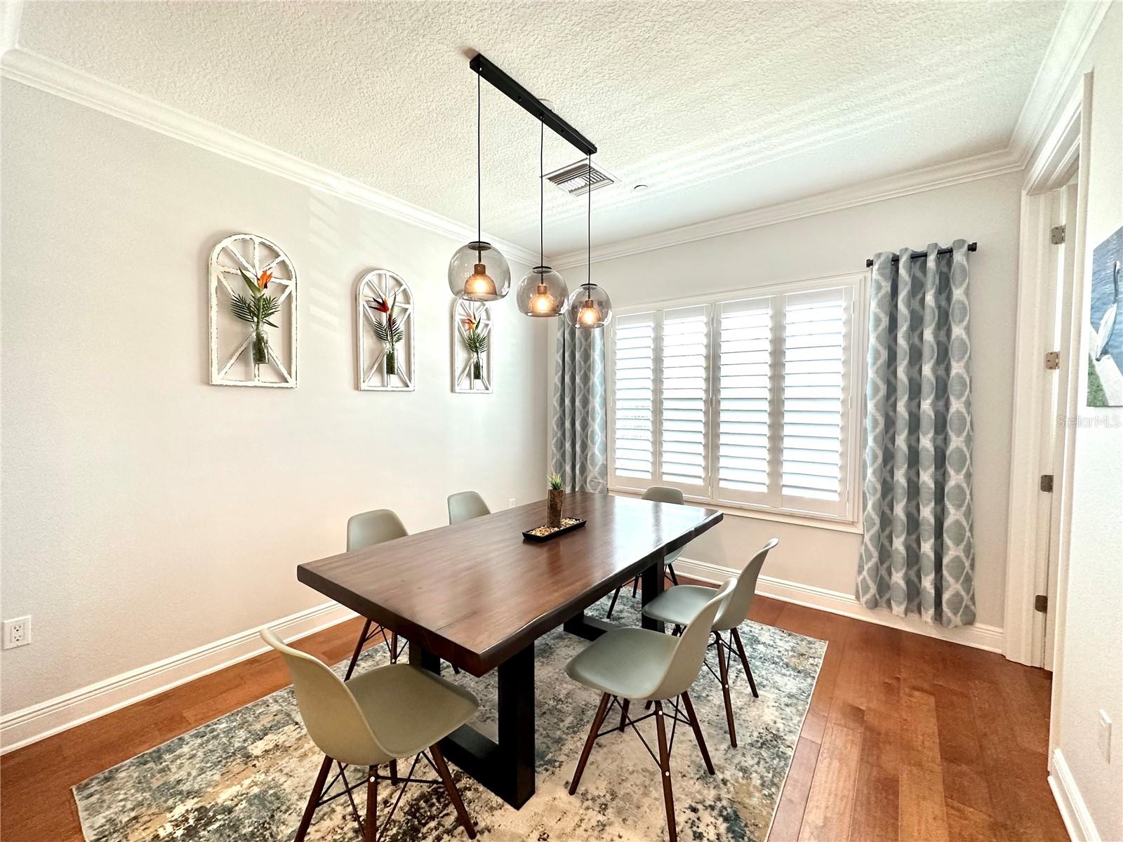 REGENT LANE - Residential