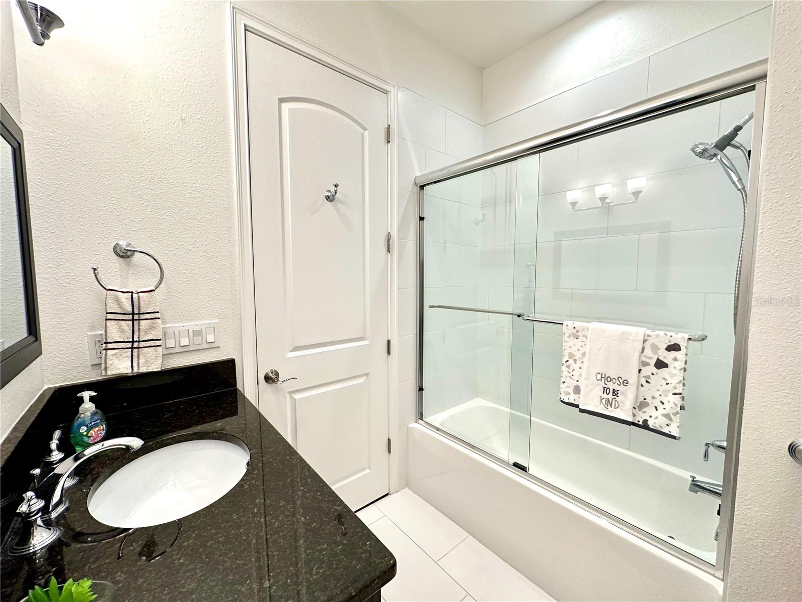 REGENT LANE - Residential