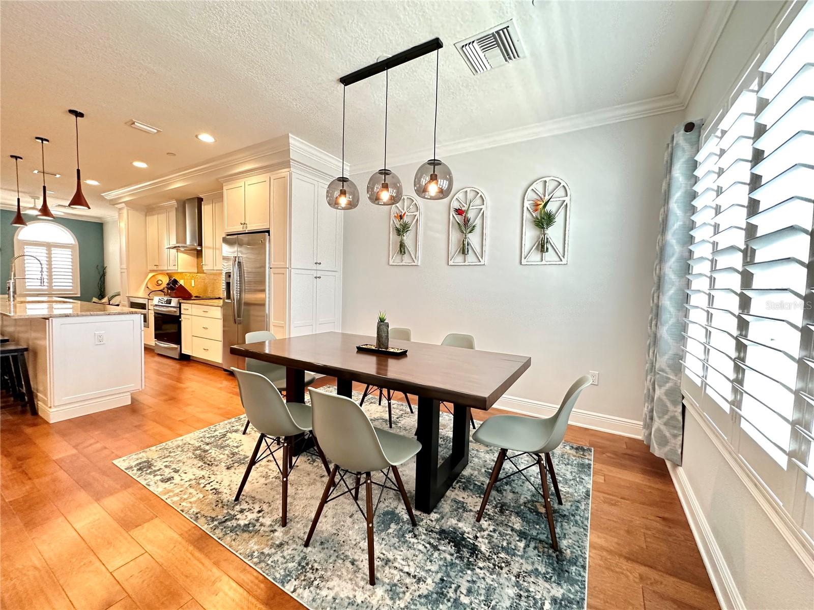 REGENT LANE - Residential